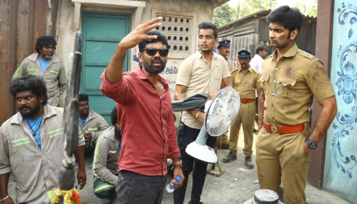 “நிறைய ஆக்‌ஷன் மற்றும் எதிர்பாராத திருப்பங்களுடன் ‘தணல்’ இருக்கும்” – இயக்குநர் ரவீந்திர மாதவா!